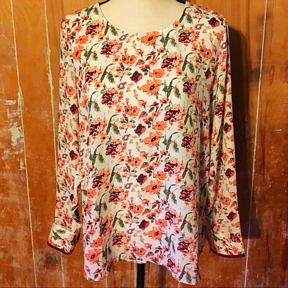 Down East Floral blouse NWT